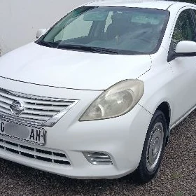 Nissan Versa 2012