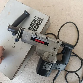 Black Decker Drel