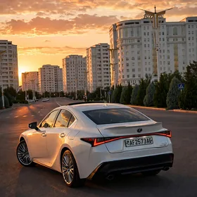 Lexus IS 2022