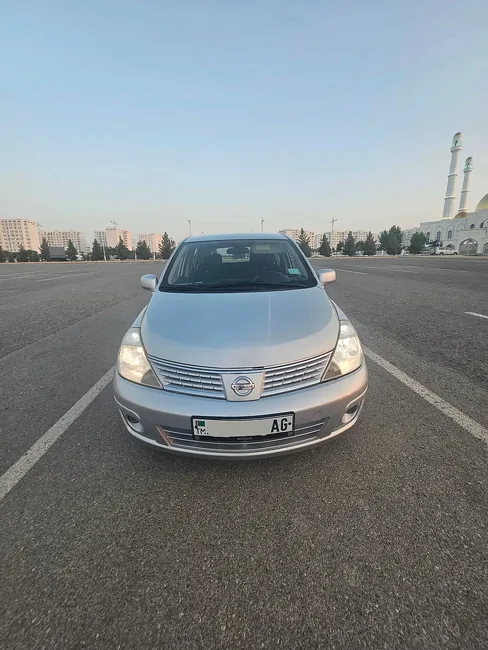 Nissan Versa 2011 - 1
