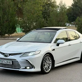 Toyota Camry 2021