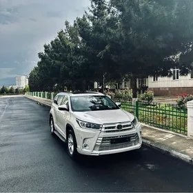 Toyota Highlander 2018