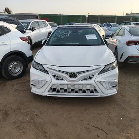 Toyota Camry 2021