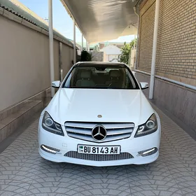 Mercedes-Benz C300 2011