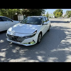 Hyundai Elantra 2022