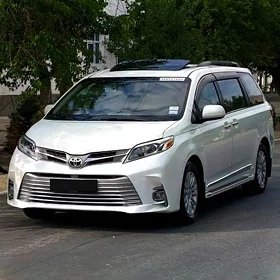 Toyota Sienna 2019