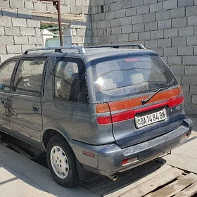 Mitsubishi Chariot 1992