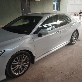 Toyota Camry 2018