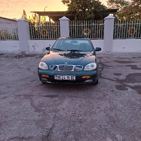 Daewoo Leganza 1998