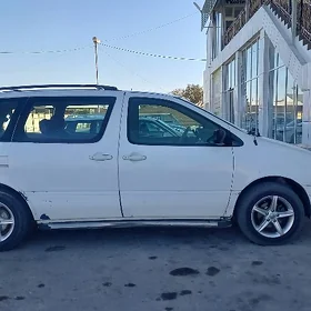 Toyota Sienna 1999
