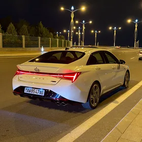 Hyundai Elantra 2023