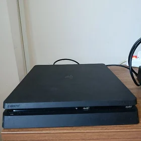 PS4 Slim