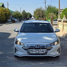 Hyundai Elantra 2020