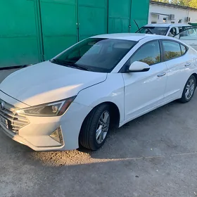 Hyundai Elantra 2020