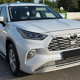 Toyota Highlander 2021