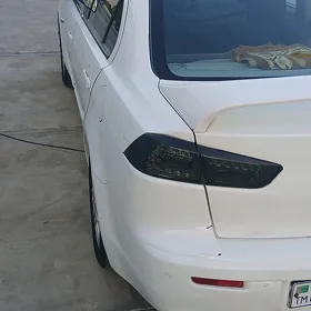 Mitsubishi Lanser 2009