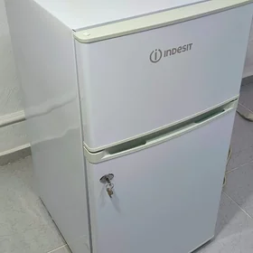 INDESIT холодильник