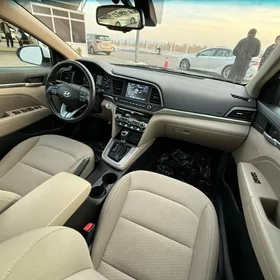 Hyundai Elantra 2020