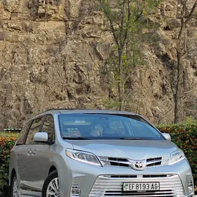 Toyota Sienna 2018