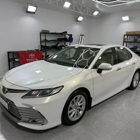 Toyota Camry 2024