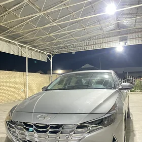 Hyundai Elantra 2023