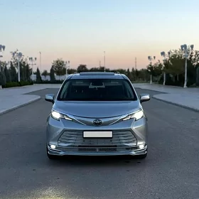 Toyota Sienna 2022
