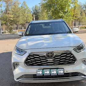 Toyota Highlander 2021