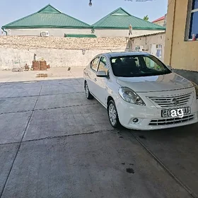 Nissan Versa 2013
