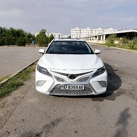 Toyota Camry 2018