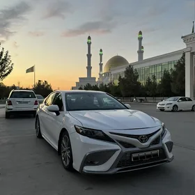 Toyota Camry 2022