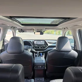 Toyota Highlander 2023