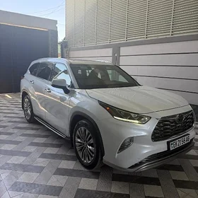 Toyota Highlander 2021