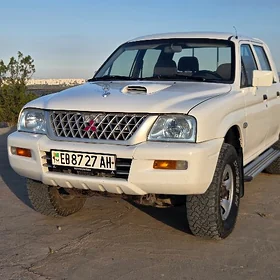 Mitsubishi L200 2004