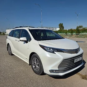 Toyota Sienna 2021
