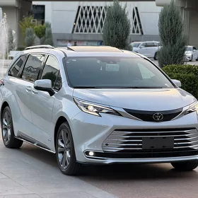 Toyota Sienna 2026