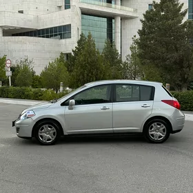 Nissan Versa 2010