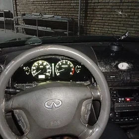 Infiniti I30 2001