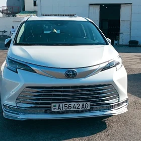Toyota Sienna 2023