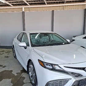 Toyota Camry 2021
