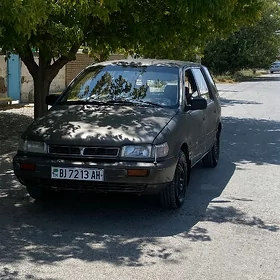 Mitsubishi Chariot 1991