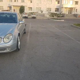 Mercedes-Benz E320 2002