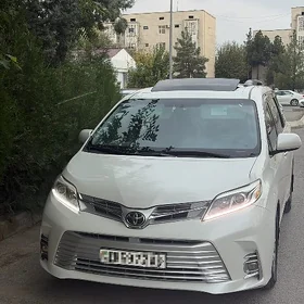 Toyota Sienna 2017