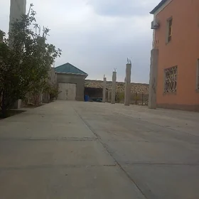 Arenda  2 etazly kotedz jay