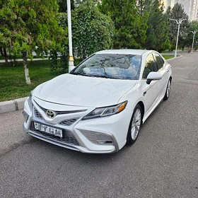 Toyota Camry 2018