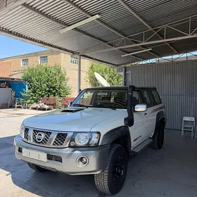 Nissan Patrol 2012