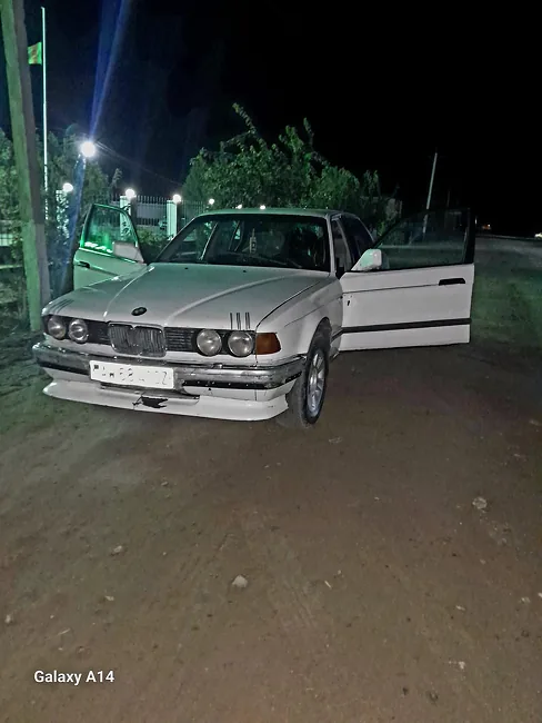 BMW 730 1989 - 1
