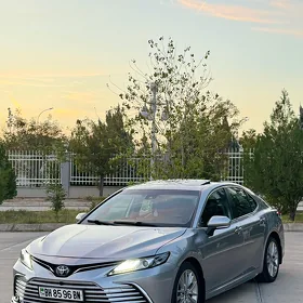 Toyota Camry 2021