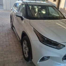 Toyota Highlander 2021