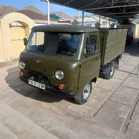 UAZ 452 1982