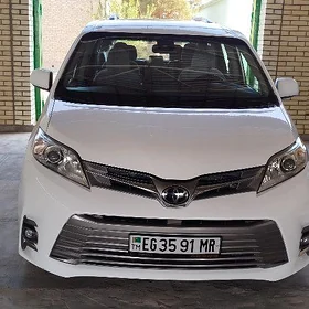 Toyota Sienna 2020